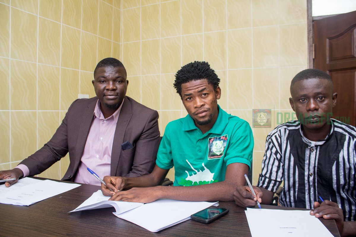 Midfielder Abdul Mugese Zakaria signs for Dreams FC